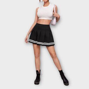 Hot Topic Black Pleated Mini Skirt Medium